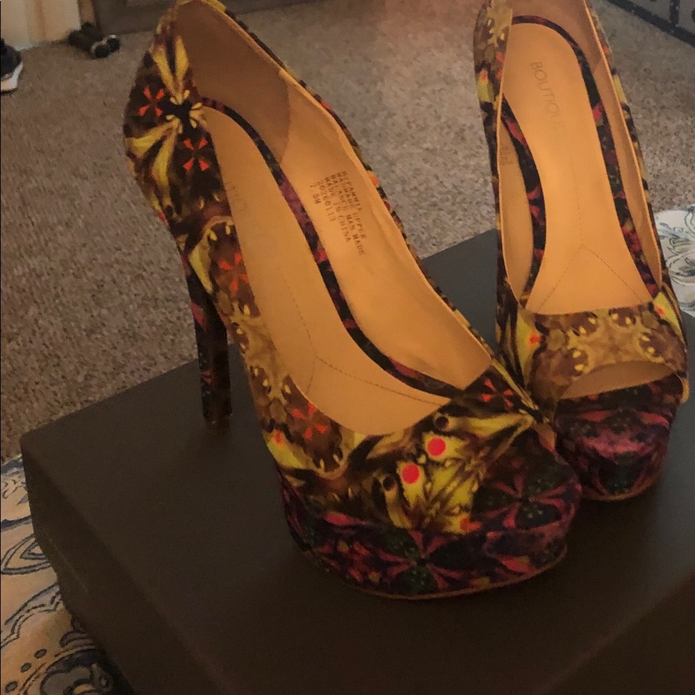 Boutique 9 platforms